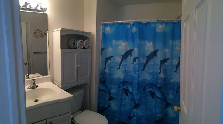 Full bath 2nd floor