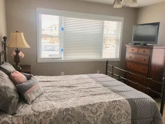 Unit 1 Bedroom #2 - Queen Bed