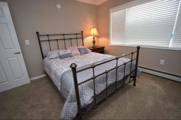 Unit 1 Bedroom #2 - Queen Bed