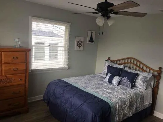 Unit 2 Bedroom #2 - Queen Bed