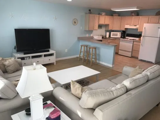 52&amp;quot; HDTV with XBOX and streaming TV services