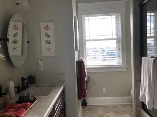 2nd Level Hall Bath