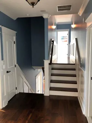 stairs to 2nd level