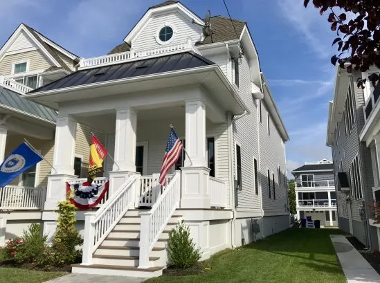 1016 Wesley Ave - Front