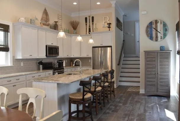 Spacious granite Island