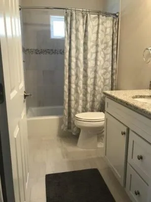 Hall Bath with Tub