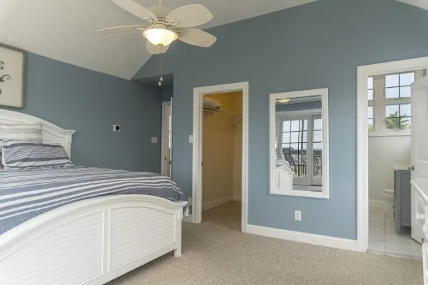 3rd floor private master with large walk in closet