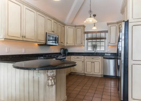 2nd floor gourmet full equipped kitchen
