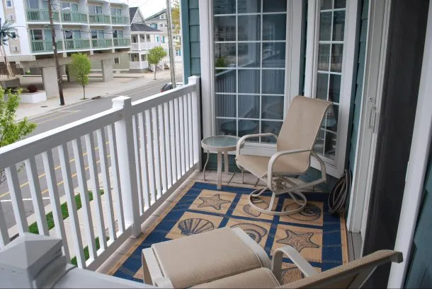 Relax on the balcony.