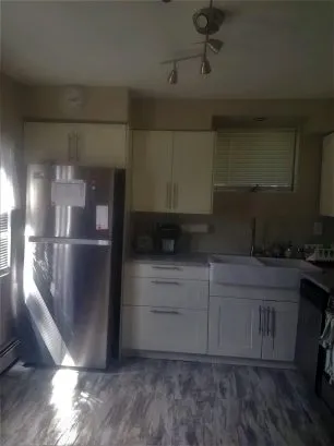 kitchen with country sink