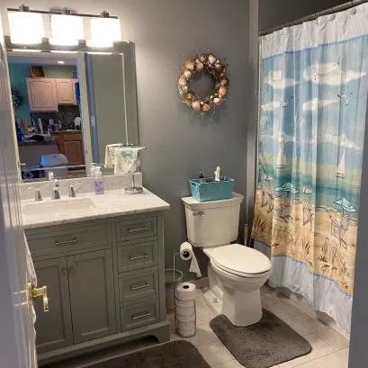 Hall Bathroom 