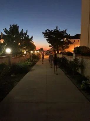 Walkway onto diamond beach