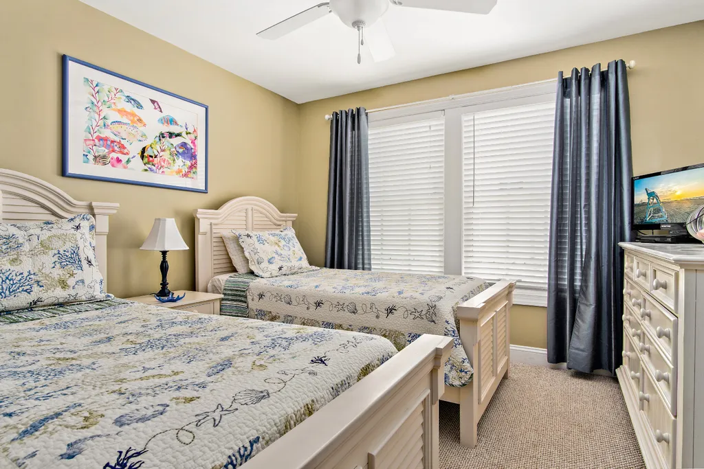 twin bedroom