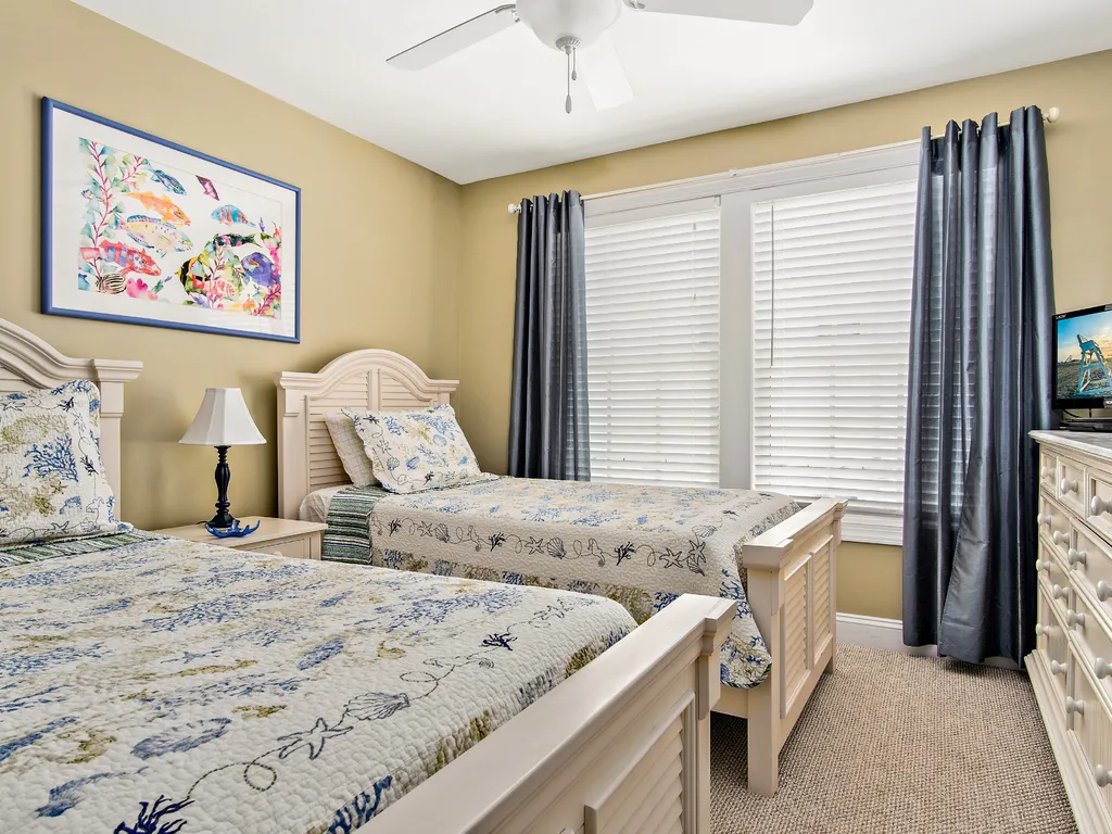 twin bedroom
