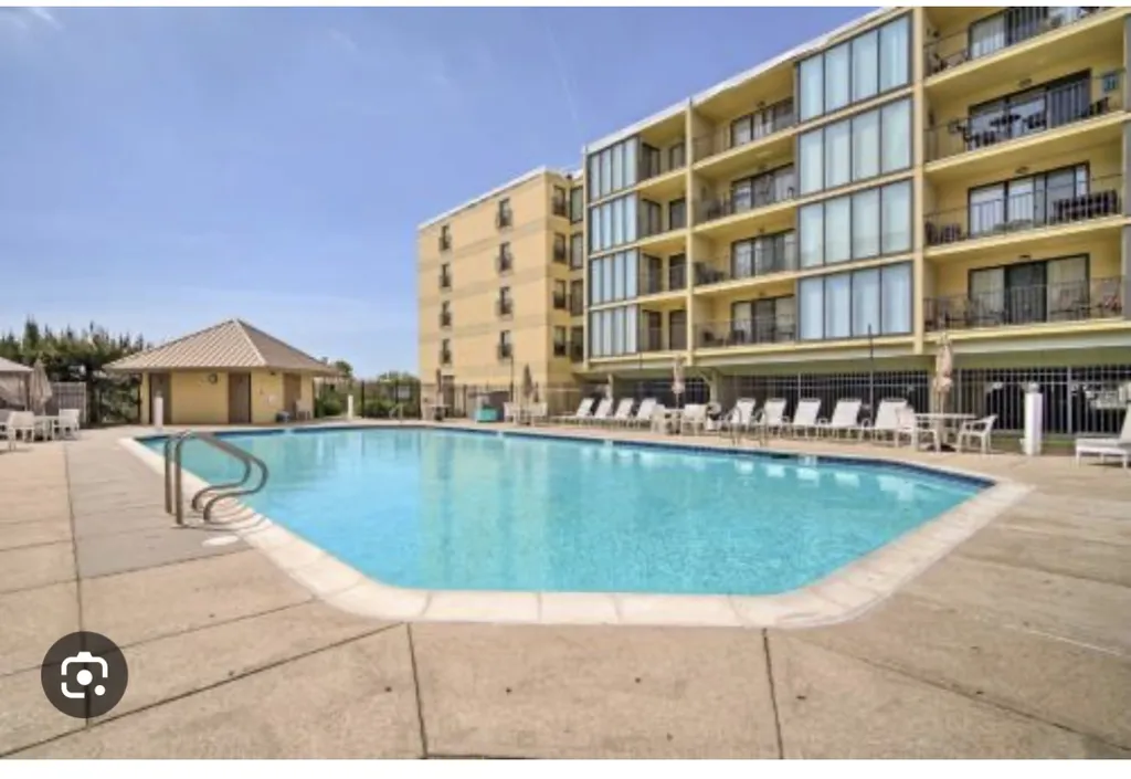 Heated pool