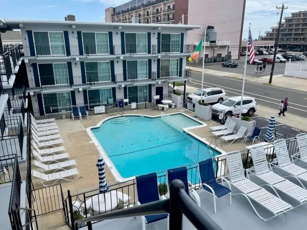 Heated pool w baby pool