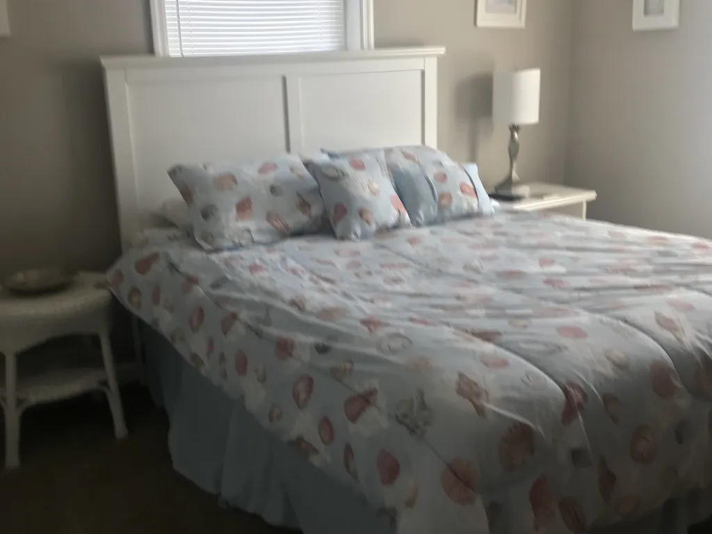 queen size master with bathroom