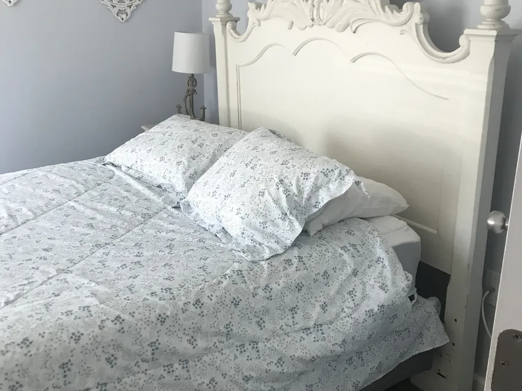 Queen bedroom 