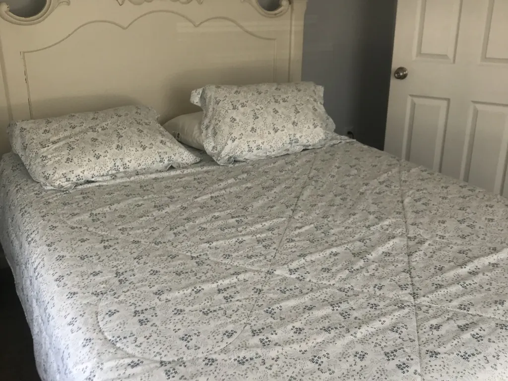 Queen size bedroom 