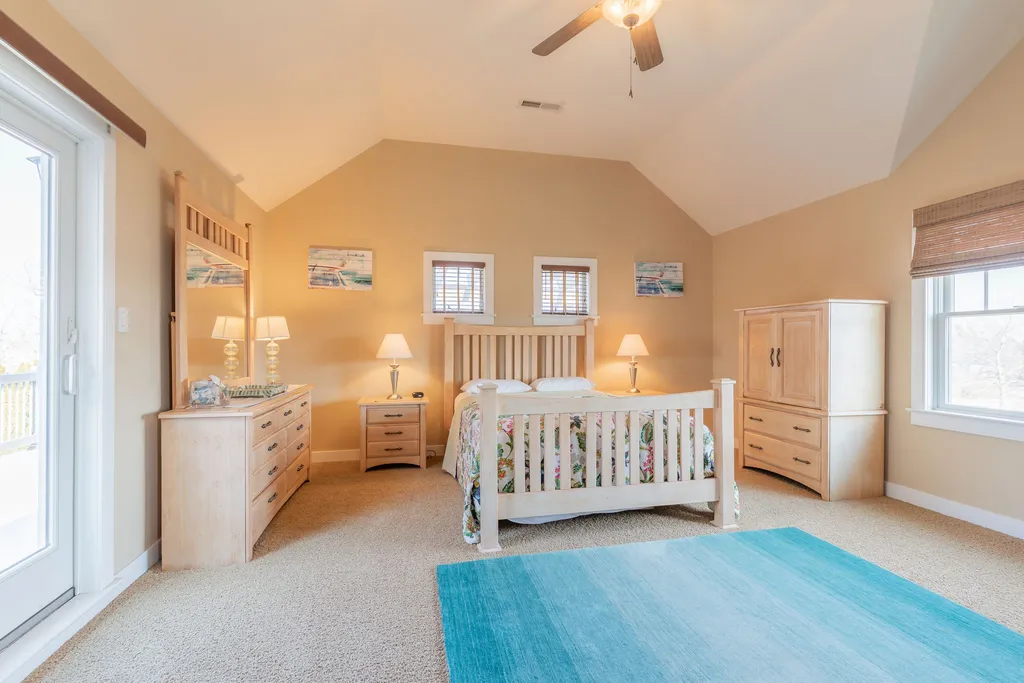 2nd Floor 'Aqua Retreat' Bedroom