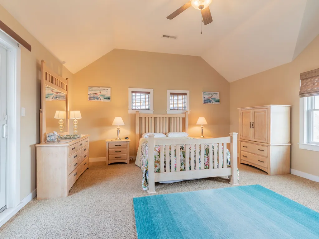 2nd Floor 'Aqua Retreat' Bedroom