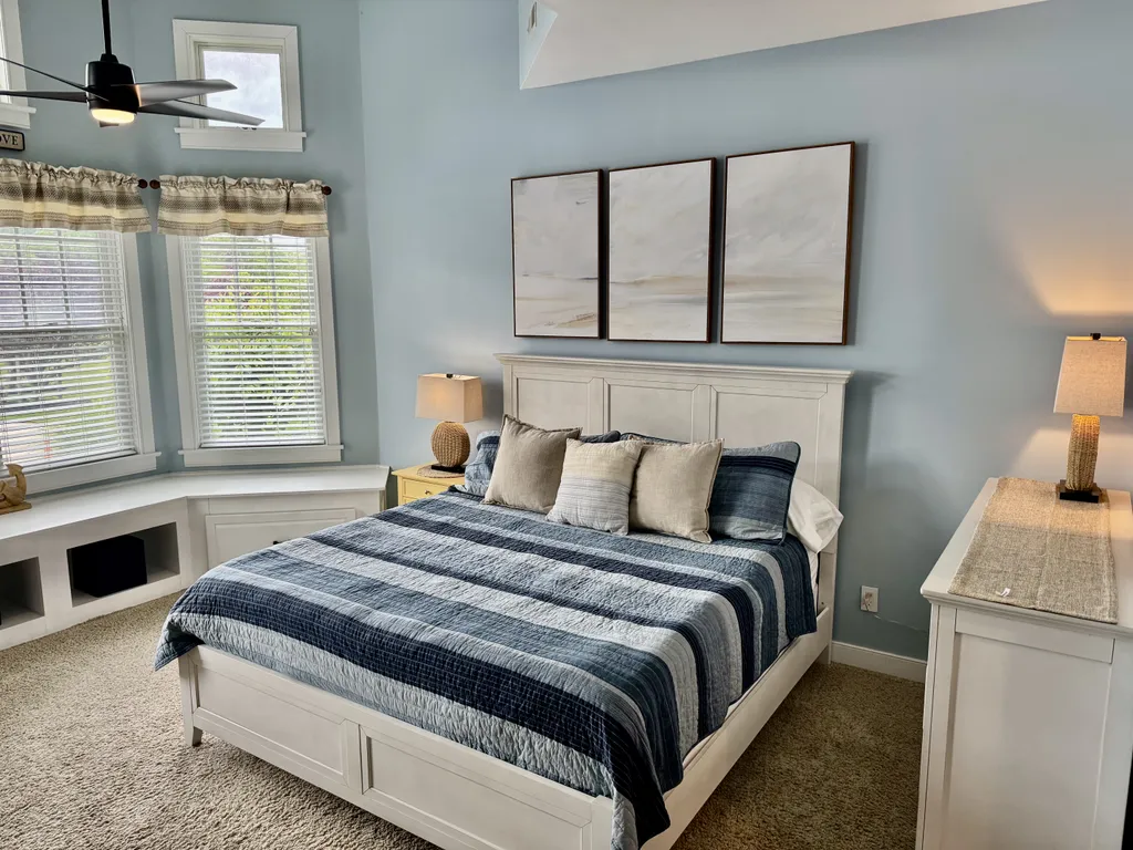 'Sandpiper' with King Bed and Twin Bunk 
