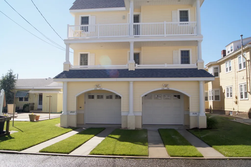 Garages &amp;amp; Additional Parking