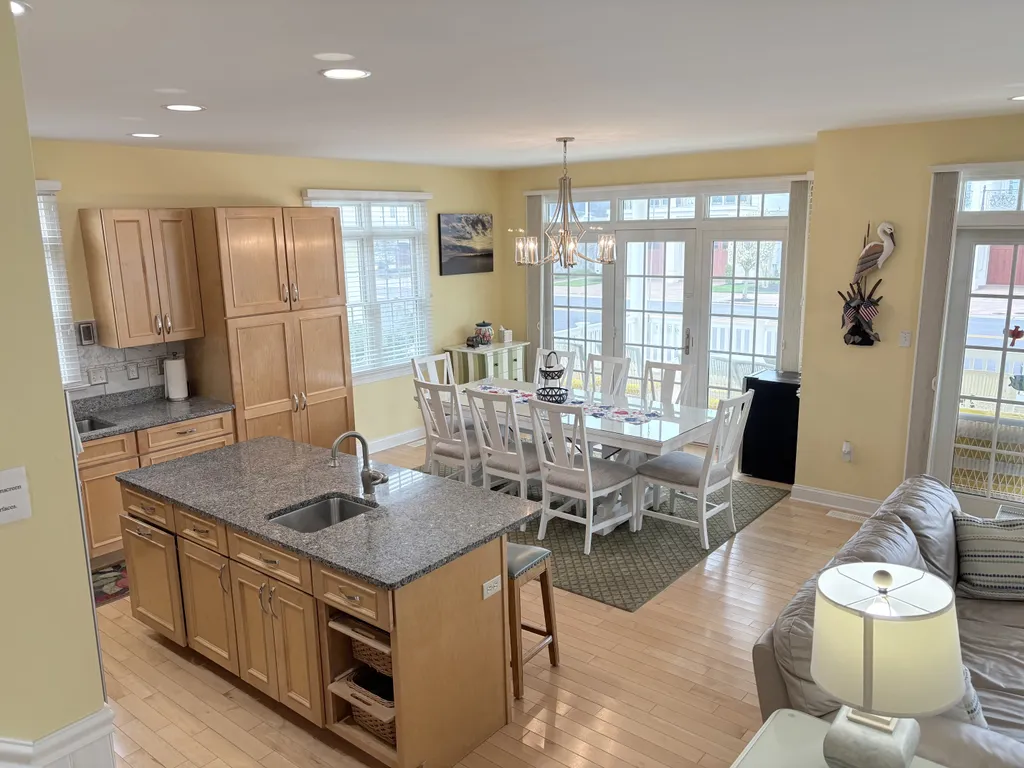 Dining Area &amp;amp; Kitchen