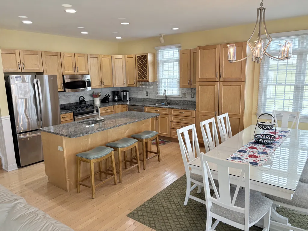 Kitchen &amp;amp; Dining Areas