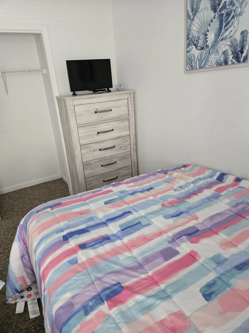 Middle Hall Bedroom