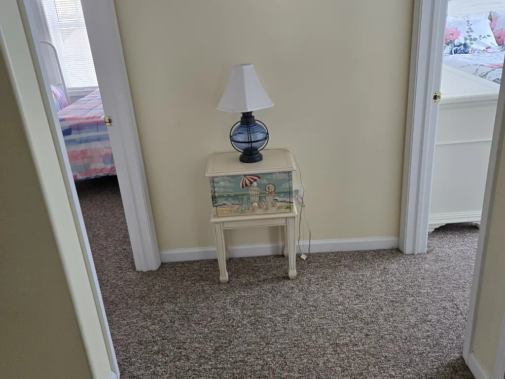 Hallway between Bedrooms