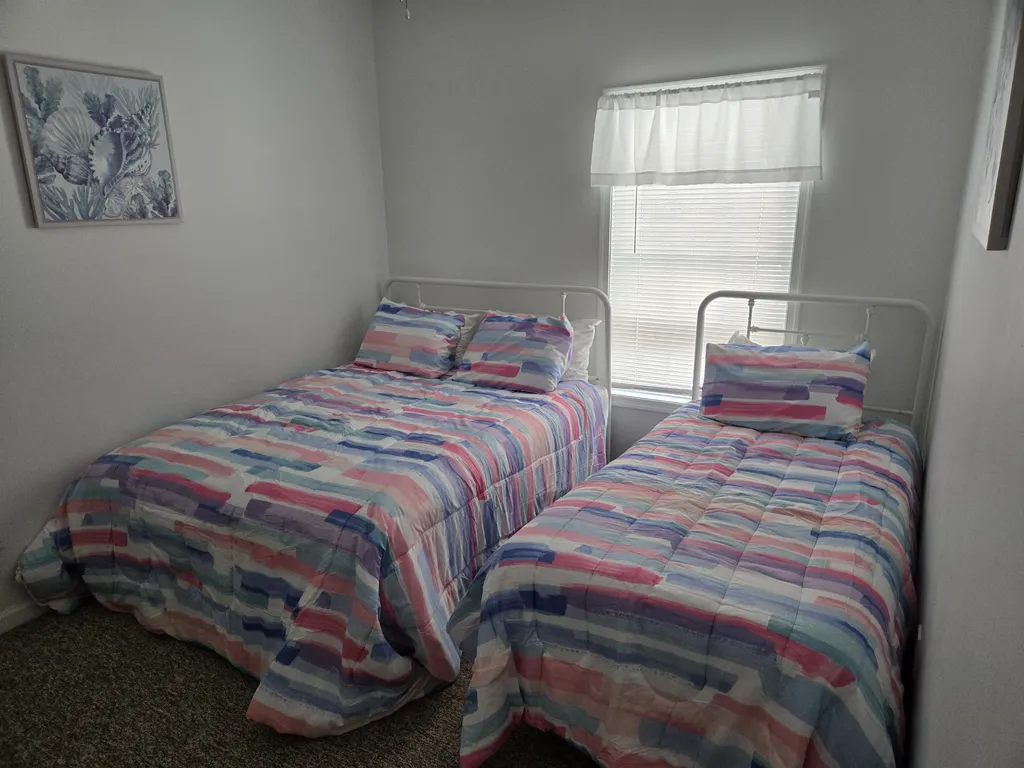 Middle Hall Bedroom