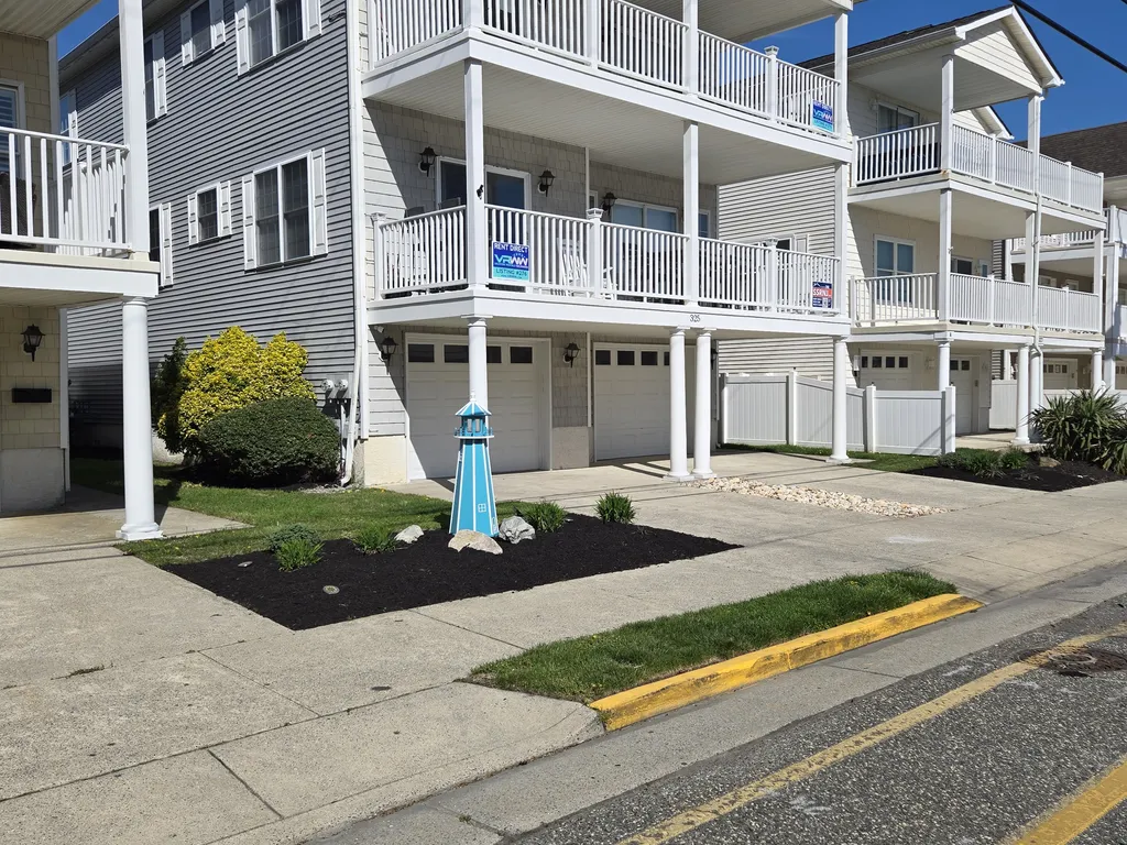 325 East Pine Avenue