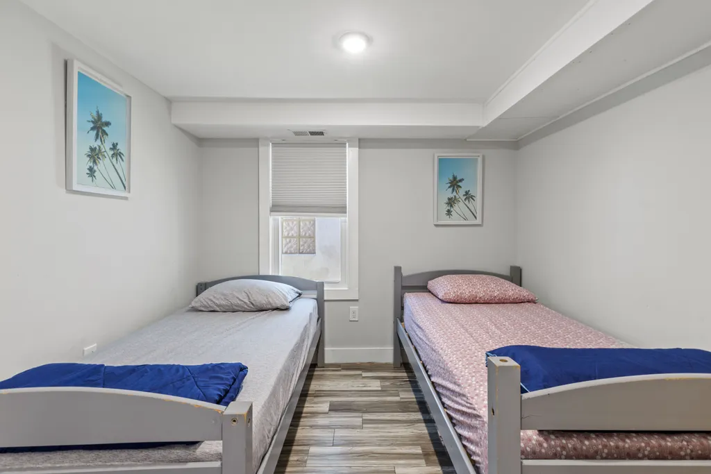 Apt 1 twin bedroom