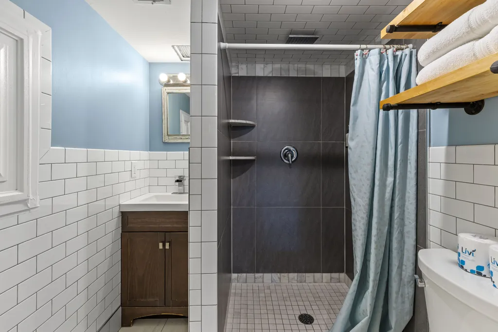 Apt 1 bathroom 2