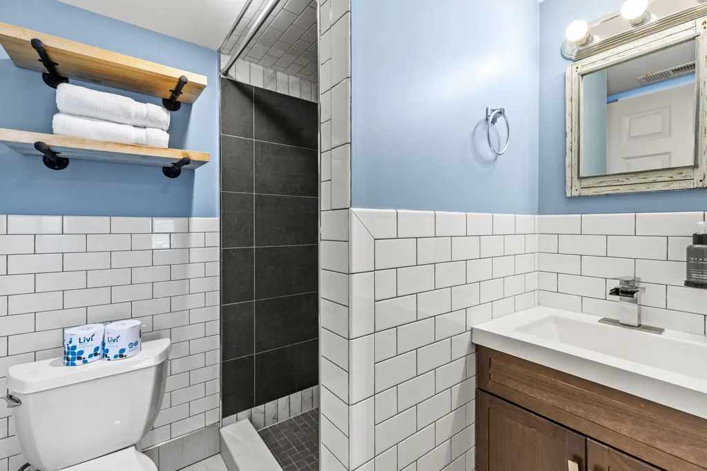 Apt 1 bathroom 1