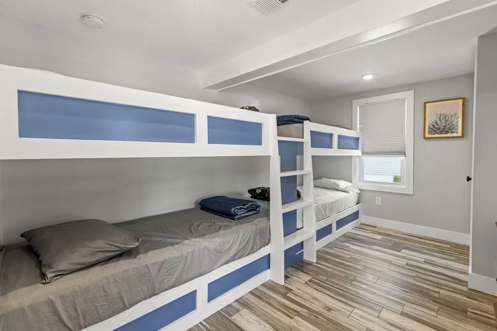 Apt 2 bunk bedroom