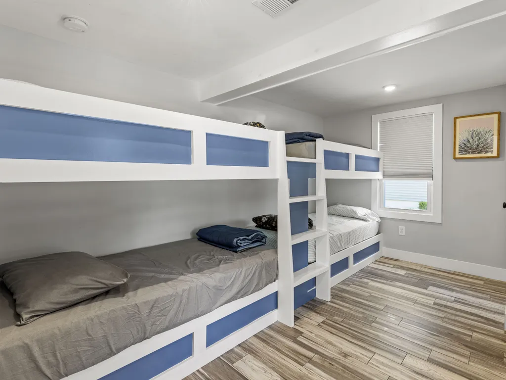 Apt 2 bunk bedroom