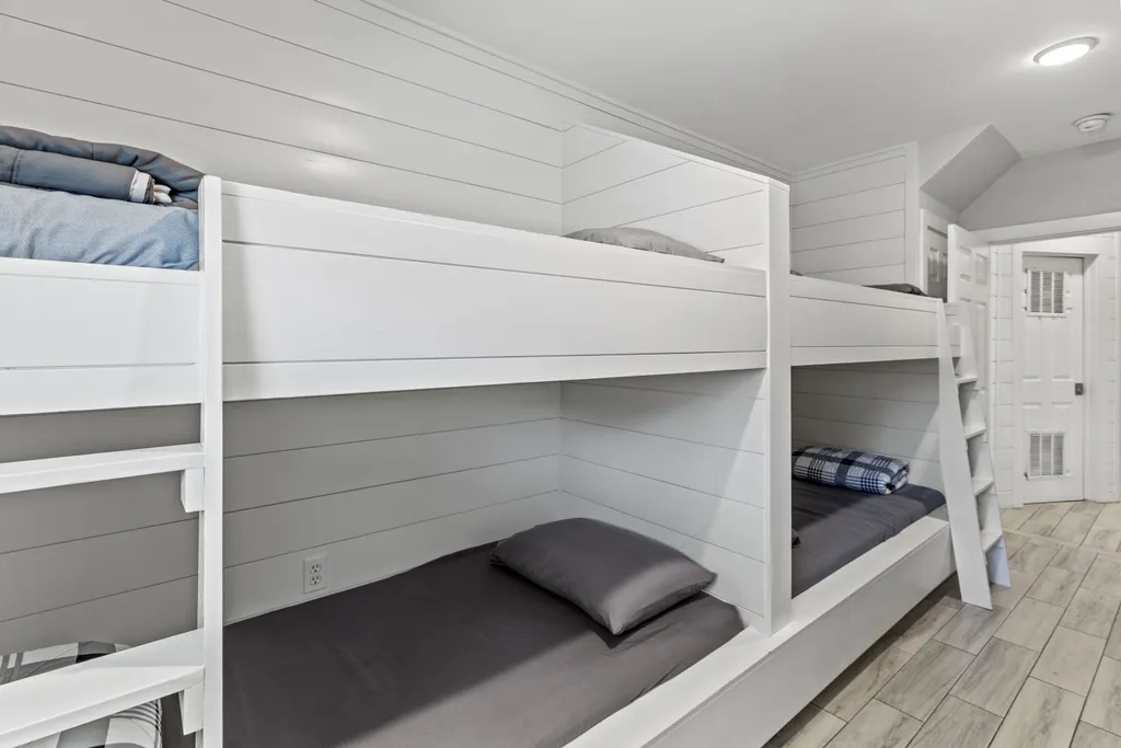 Apt 3 bunk bedroom