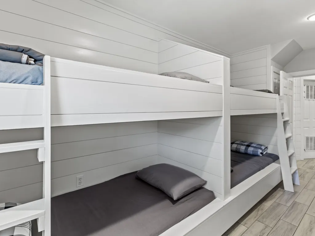 Apt 3 bunk bedroom