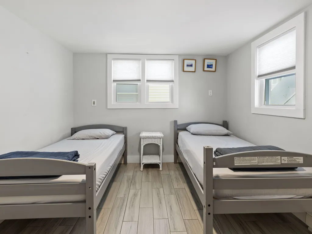 Apt 3 twin bedroom