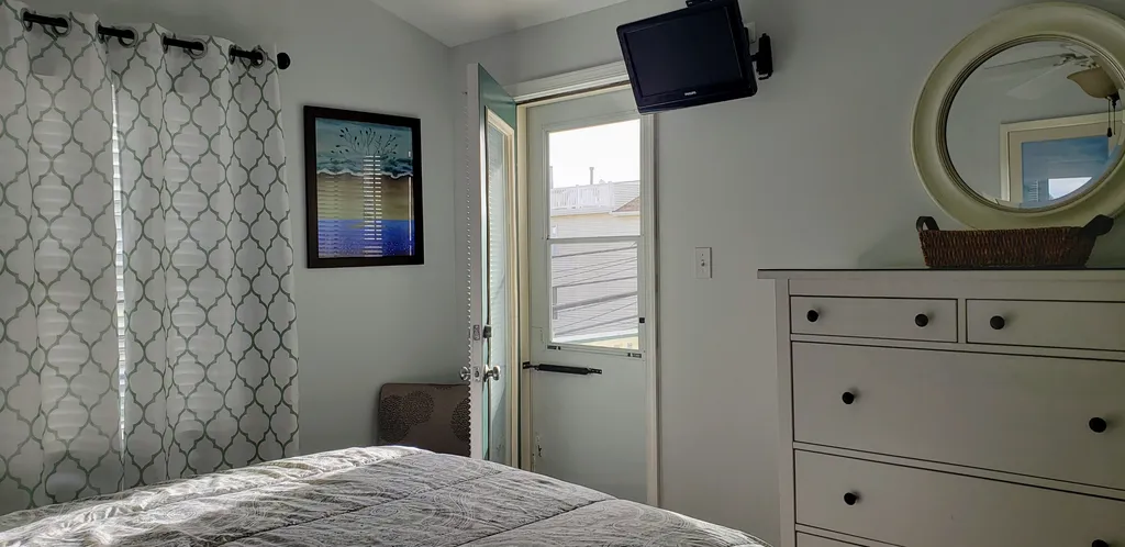 Master bedroom door to back deck