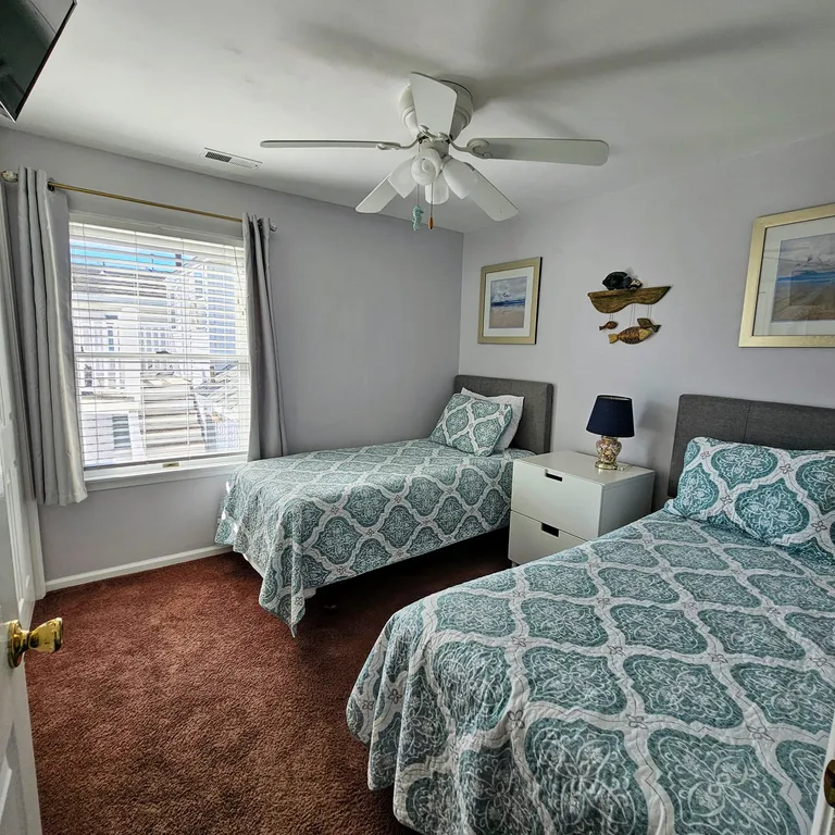 2nd bedroom