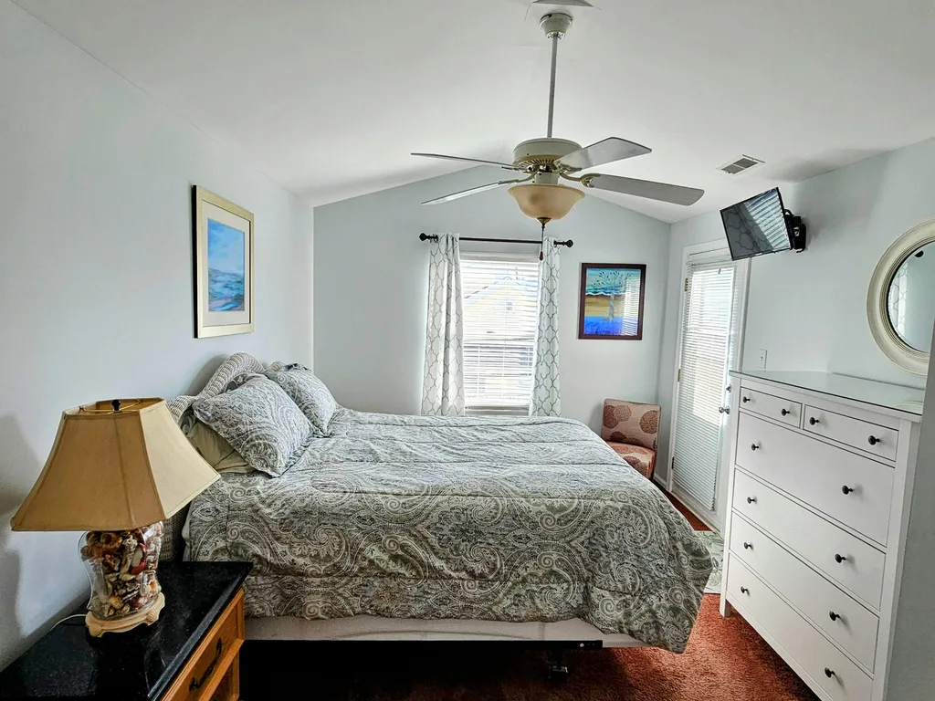 Master bedroom queen