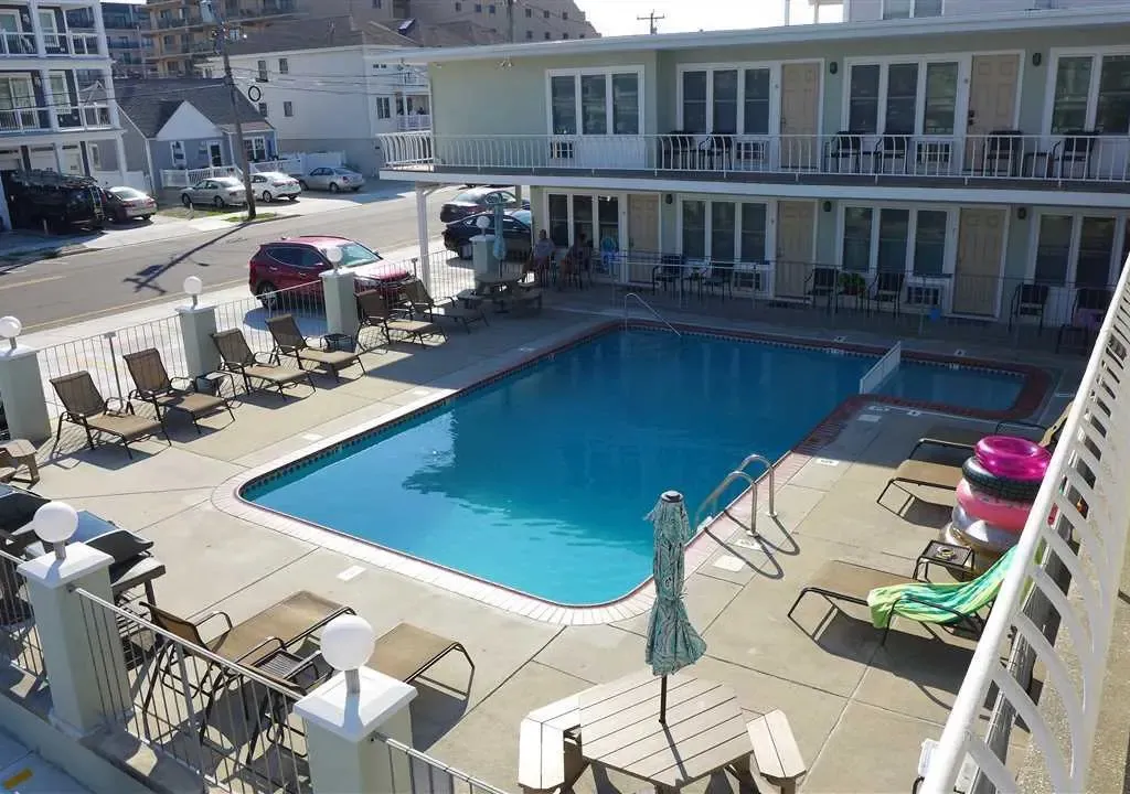 Private pool