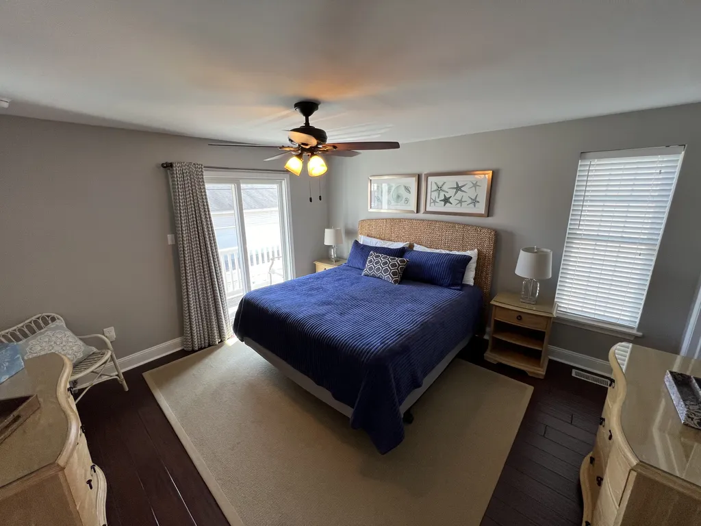 Bedroom 2: Master Bedroom - King Size Bed