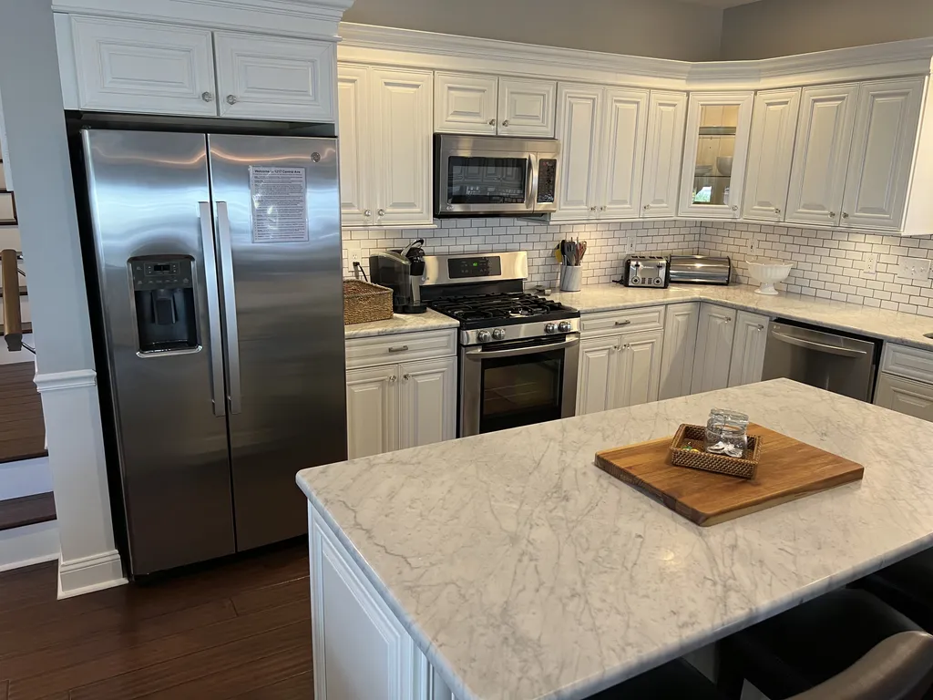 Kitchen Island 