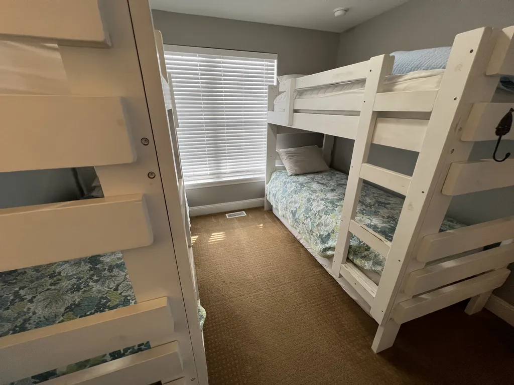 Bedroom 4: Adult Size Bunks