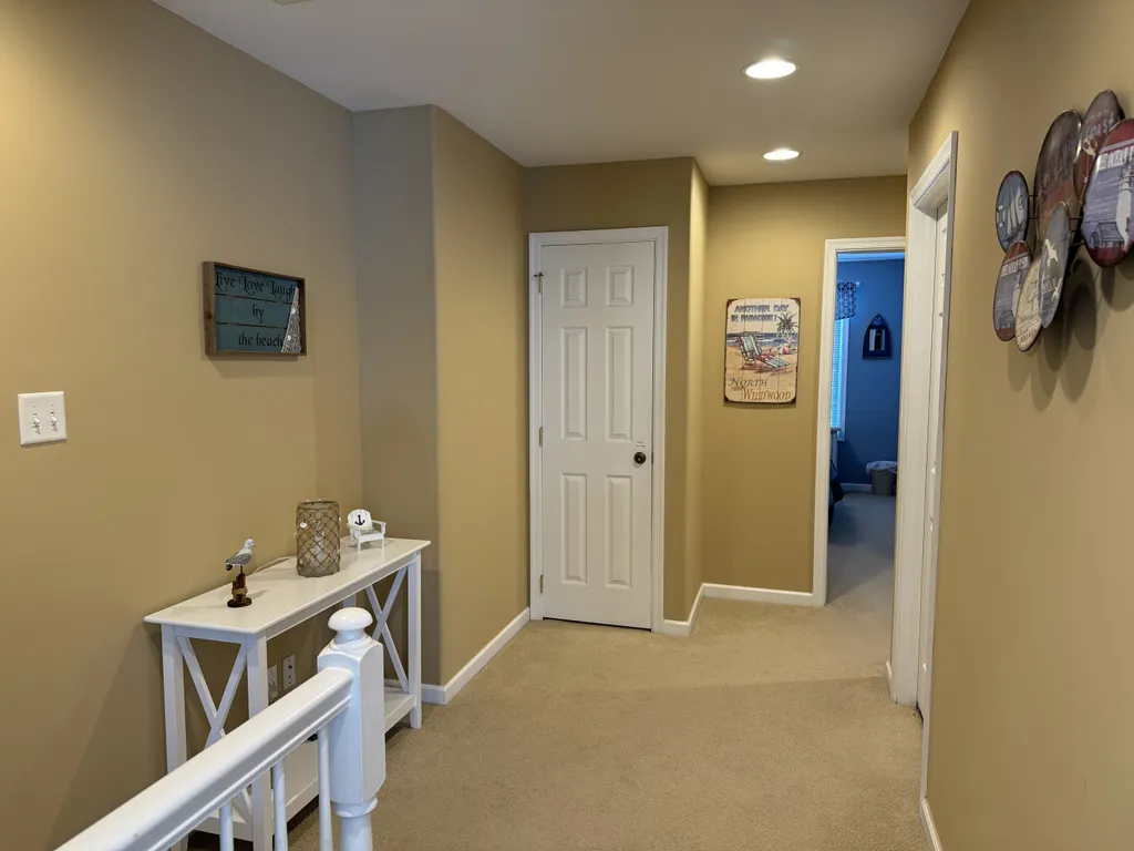 Spacious 3rd floor hallway