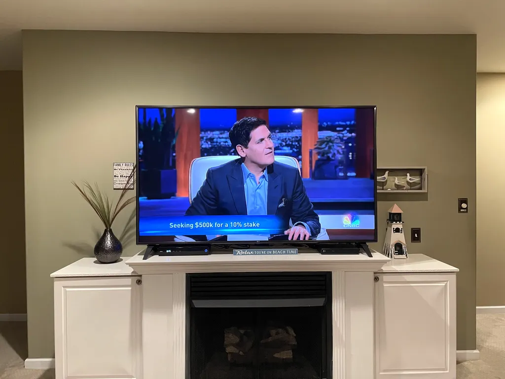 75&amp;quot; UHD Smart TV with extended channels and &amp;quot;On Demand&amp;quot; Programming